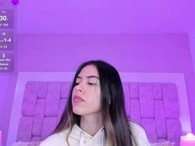 SashaCollinss on BongaCams 