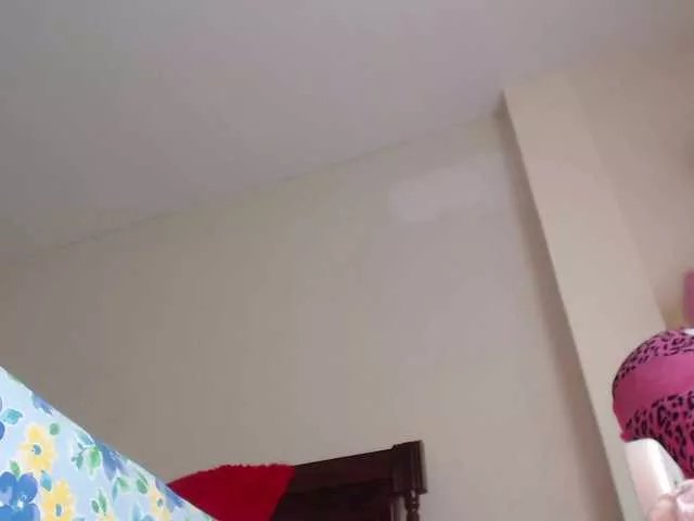 Offline skarlethking8 on BongaCams