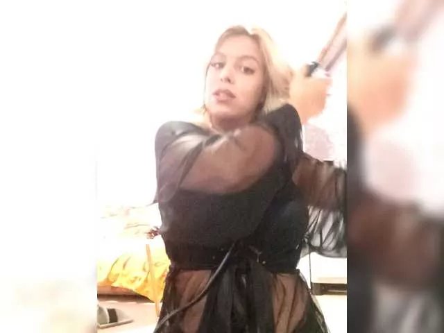 Offline SunnyLeo88 on BongaCams