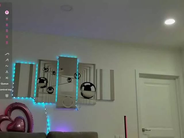 Offline Swarowskaya on BongaCams