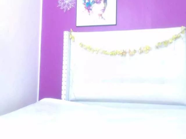 Freechat tiny-whore on BongaCams