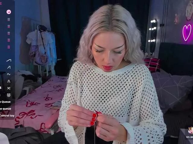 Offline WhiteMinti on BongaCams