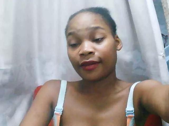 yasmine5001 on BongaCams 