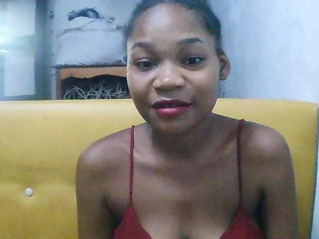 yasmine5001 on BongaCams 