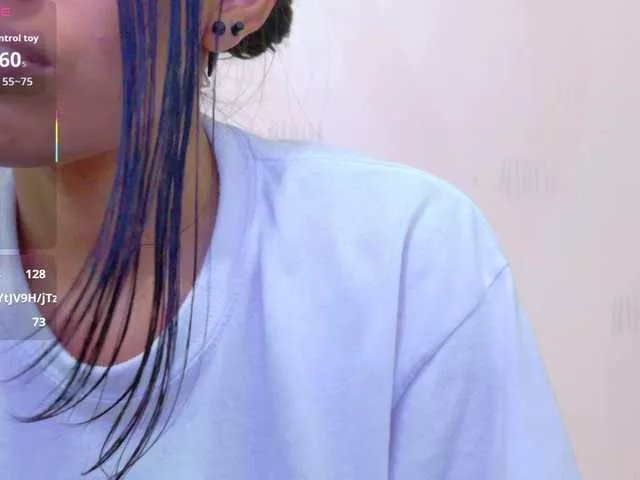 Freechat yourcuteneighbourr on BongaCams