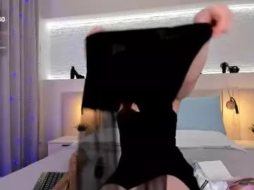 Away _emiliaa_ on Chaturbate