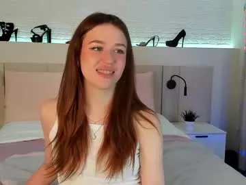 Away _emiliaa_ on Chaturbate