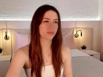 Away _emiliaa_ on Chaturbate
