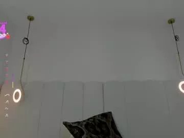 Freechat _huge_boobs_ebony on Chaturbate