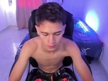 Freechat aron_boyy on Chaturbate