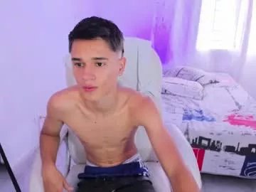 Freechat aron_boyy on Chaturbate