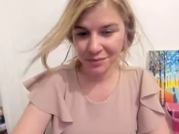 Freechat artsyandcraftsy_ on Chaturbate