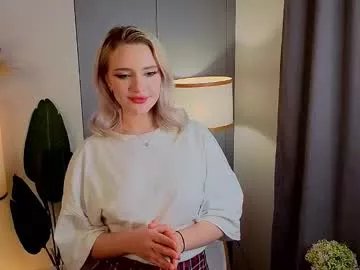 Freechat brunaalcorn on Chaturbate
