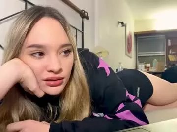 Freechat camii19y on Chaturbate