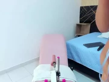 Freechat chiqui_milk1 on Chaturbate