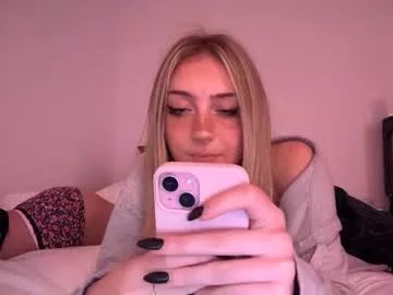Freechat chloeros3e on Chaturbate