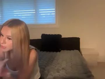 Freechat chloeros3e on Chaturbate