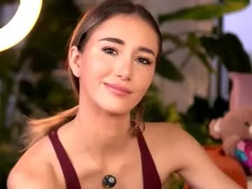 Freechat emilyraymont on Chaturbate