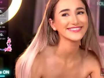 Freechat emilyraymont on Chaturbate