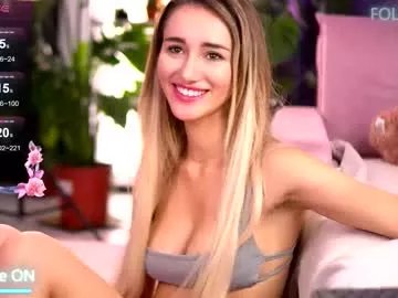 Freechat emilyraymont on Chaturbate