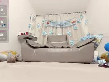 Freechat foxyiyi on Chaturbate