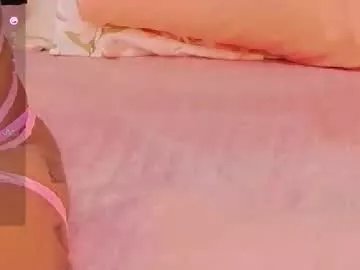 Freechat littleebonymommy on Chaturbate