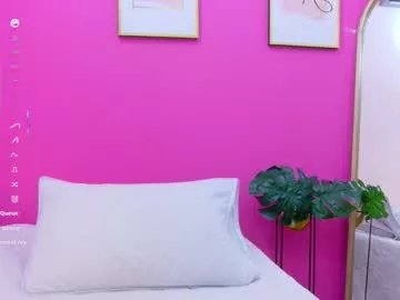 Freechat littleebonymommy on Chaturbate