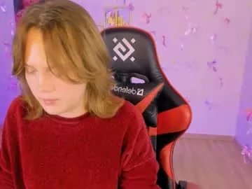 Freechat madeline_doll on Chaturbate