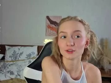 Freechat minnietammy on Chaturbate