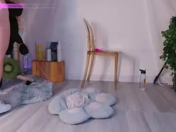 Freechat mollyflwers on Chaturbate