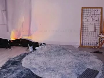 Freechat mollyflwers on Chaturbate