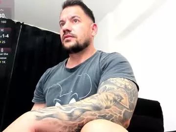 Freechat musclemonster31 on Chaturbate