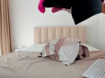 saradiamond01 on Chaturbate 