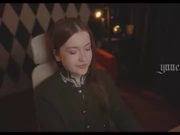 Freechat ynnenbrynn on Chaturbate