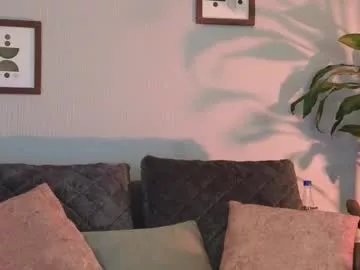 Freechat zuly_zahir_01 on Chaturbate