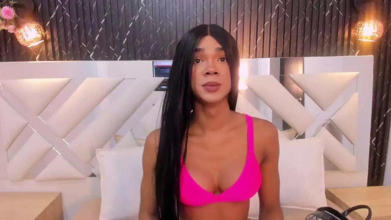 Offline Naomi_Steward on Streamray