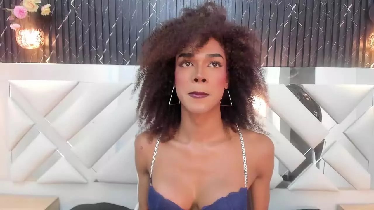 Offline Naomi_Steward on Streamray