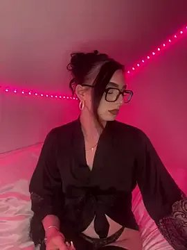 Freechat AdelinaAlia on StripChat