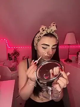 Freechat AdelinaAlia on StripChat