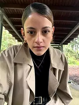 Freechat alana15 on StripChat