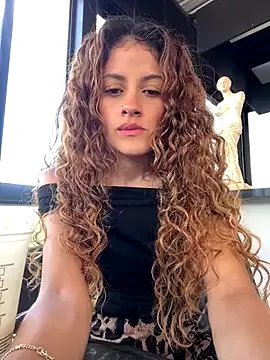 Freechat alana15 on StripChat