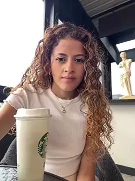 Freechat alana15 on StripChat