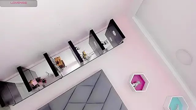 Freechat Amira_Ember on StripChat