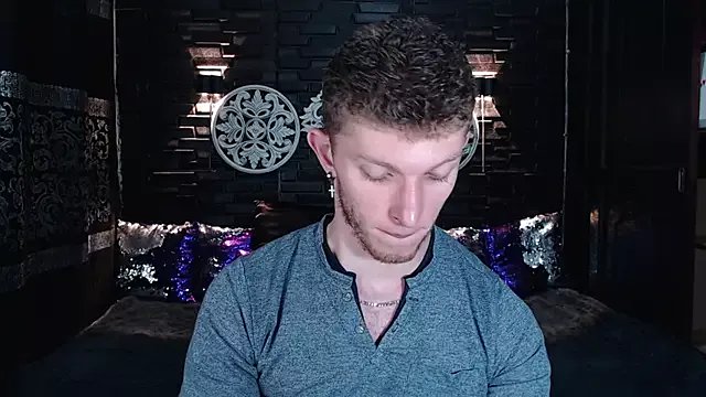 Freechat andrewxbi on StripChat