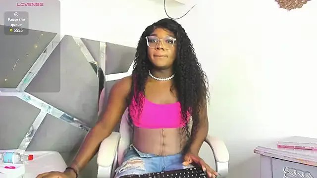 Freechat Arii_xxx on StripChat