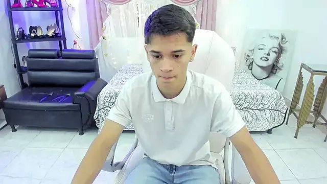 Freechat Aron_Boyy on StripChat