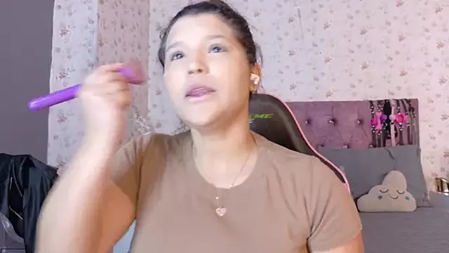 Private AvrillThomas on StripChat