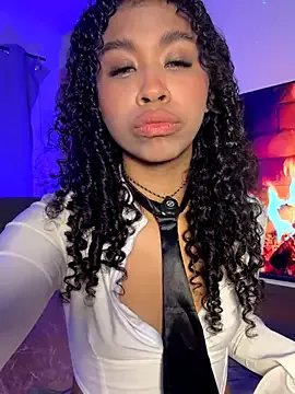 Freechat bella__honey on StripChat