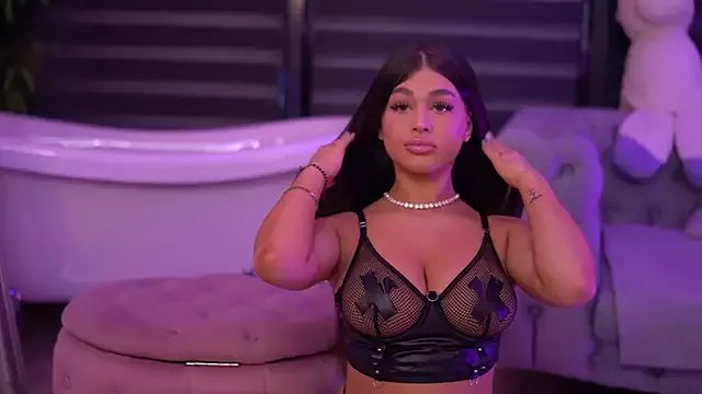 Freechat BellaNoirre on StripChat