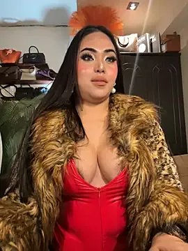 Freechat BigDominaMia on StripChat